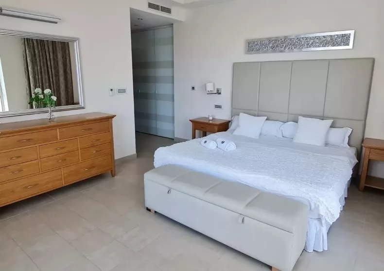 yerleşim Hazır Mülk 1 yatak odası F/F Apartman  kiralık içinde Al Sadd , Doha #10632 - 1  image 